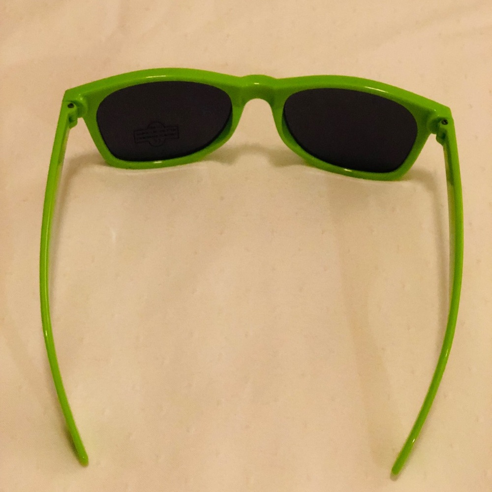 Sunglasses - Picture 5 of 6